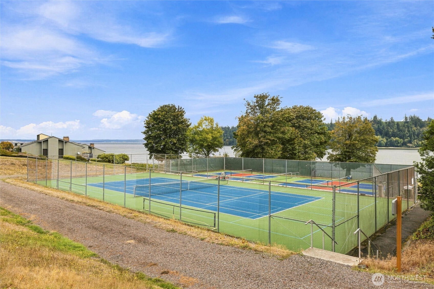 property viewer photo 37