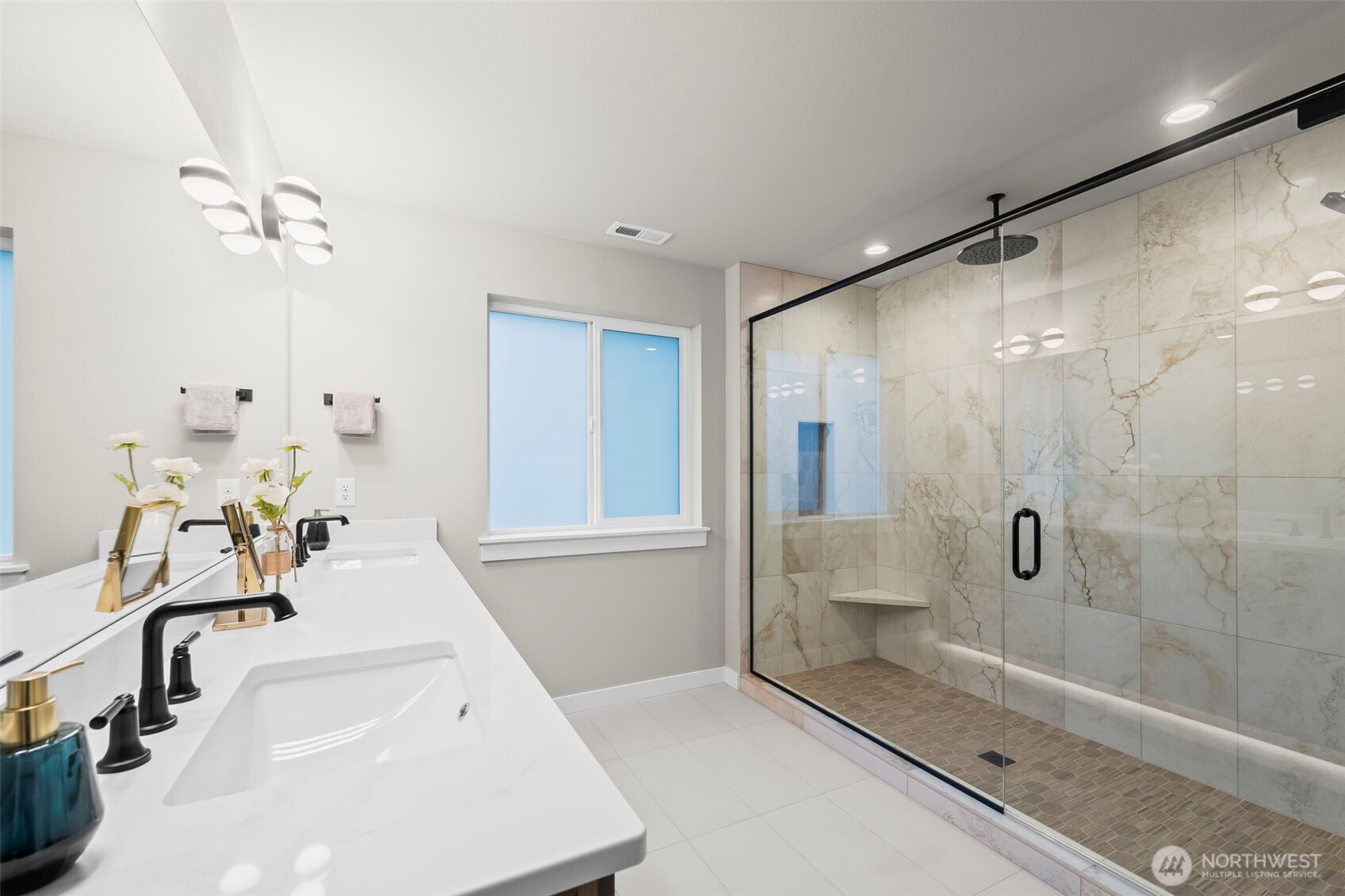 property viewer photo 24