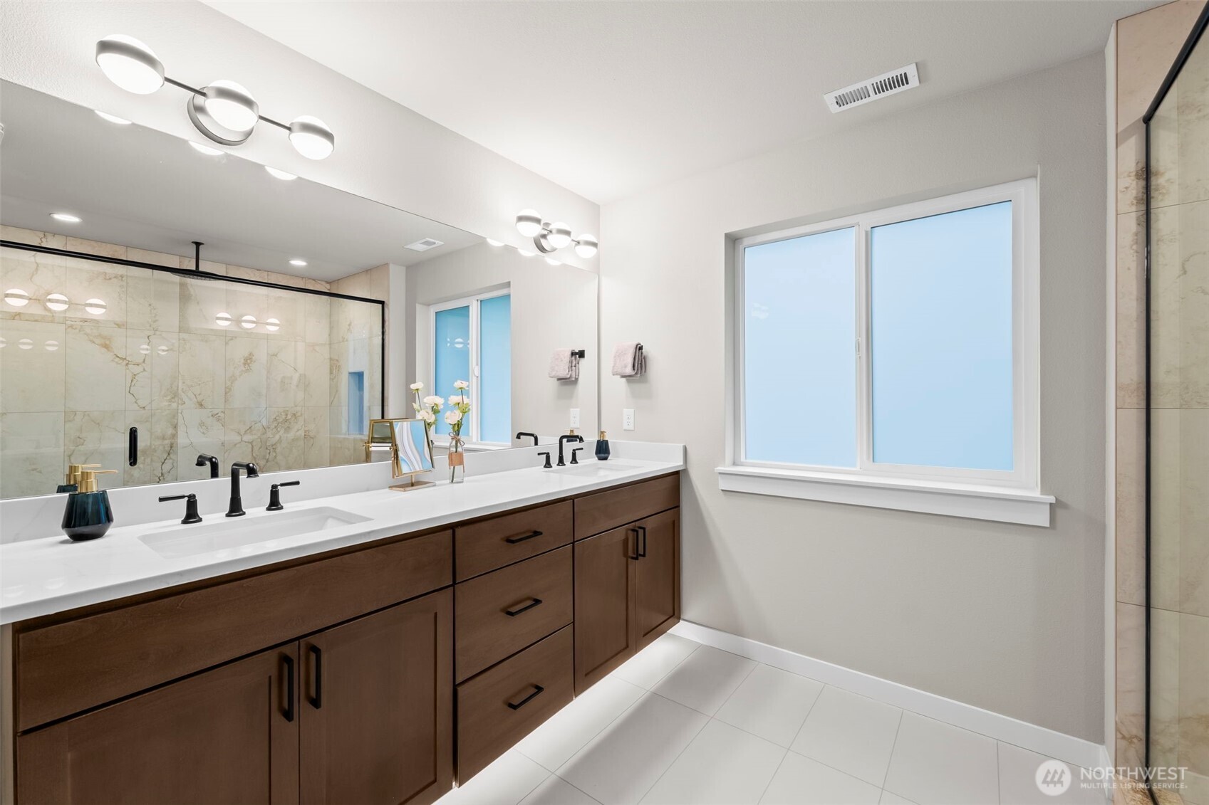property viewer photo 25