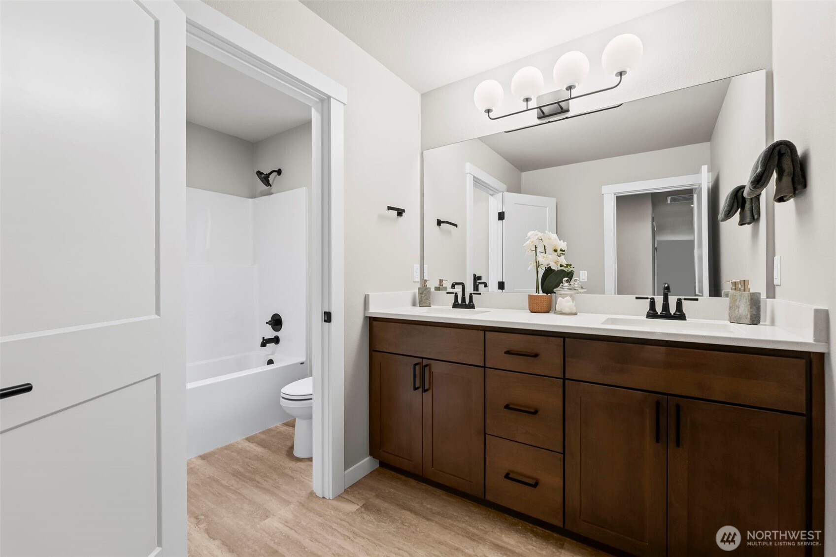 property viewer photo 33