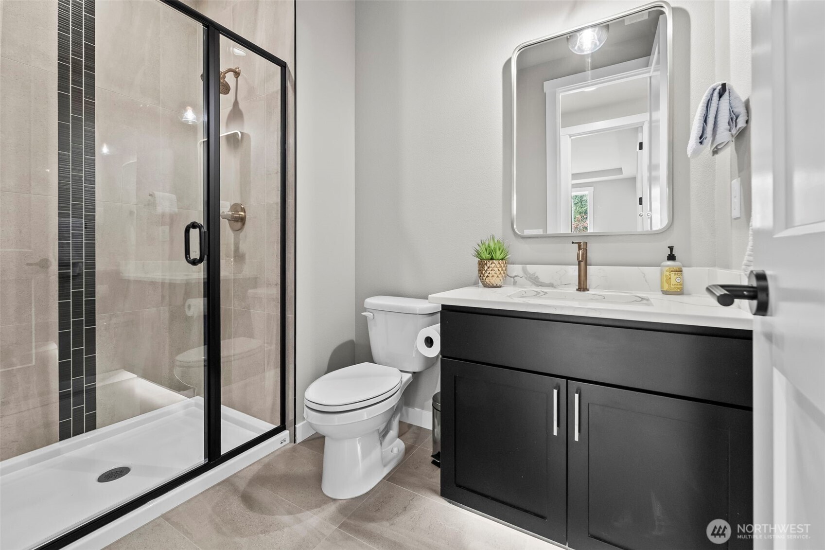 property viewer photo 7