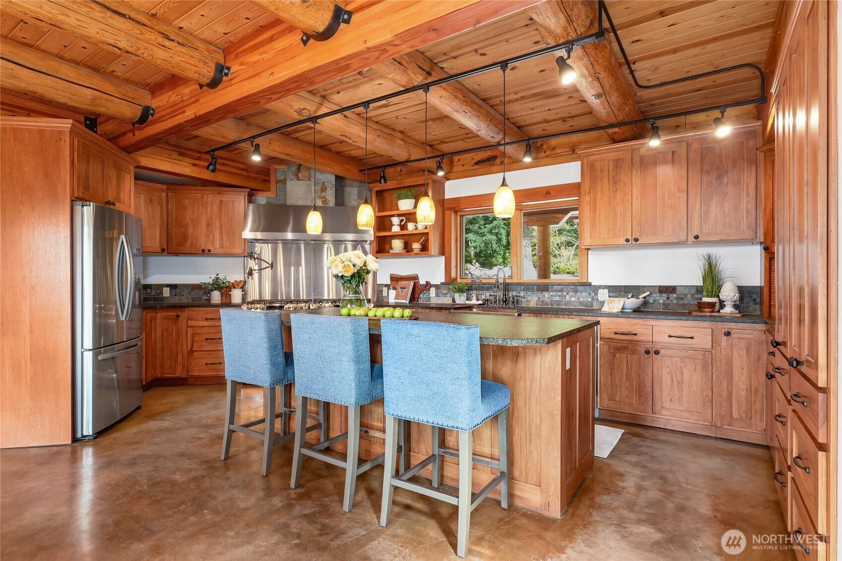 main property photo 15