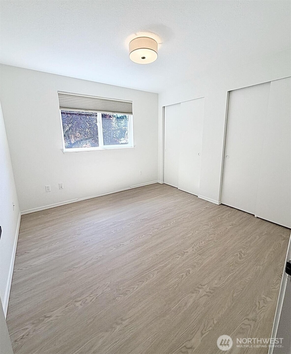 property viewer photo 16
