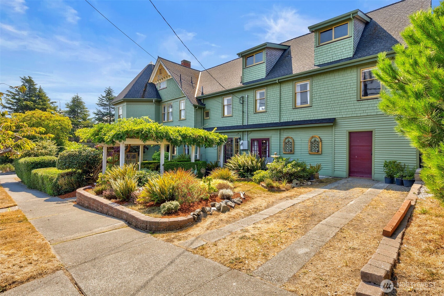 main property photo 37