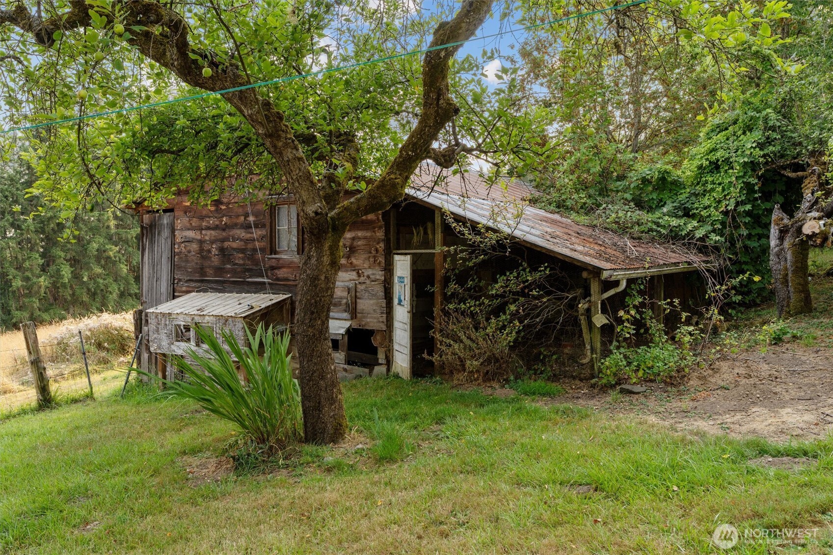 main property photo 18