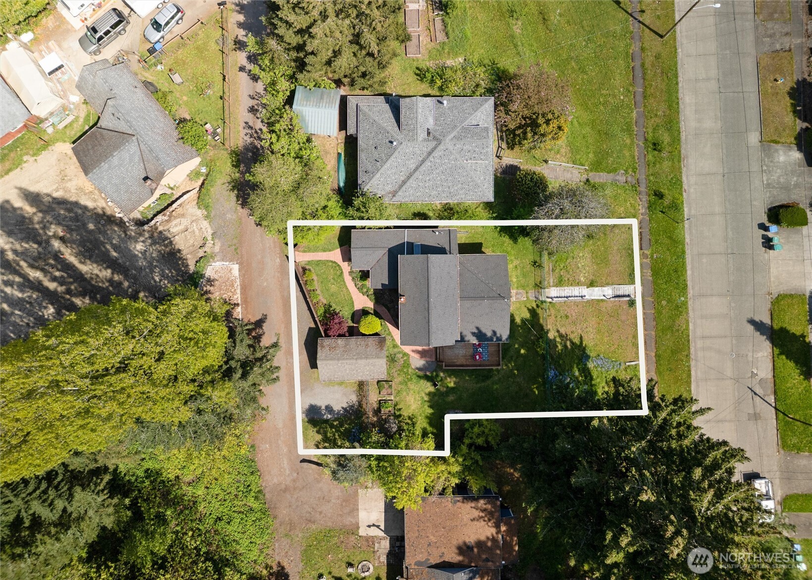 main property photo 25