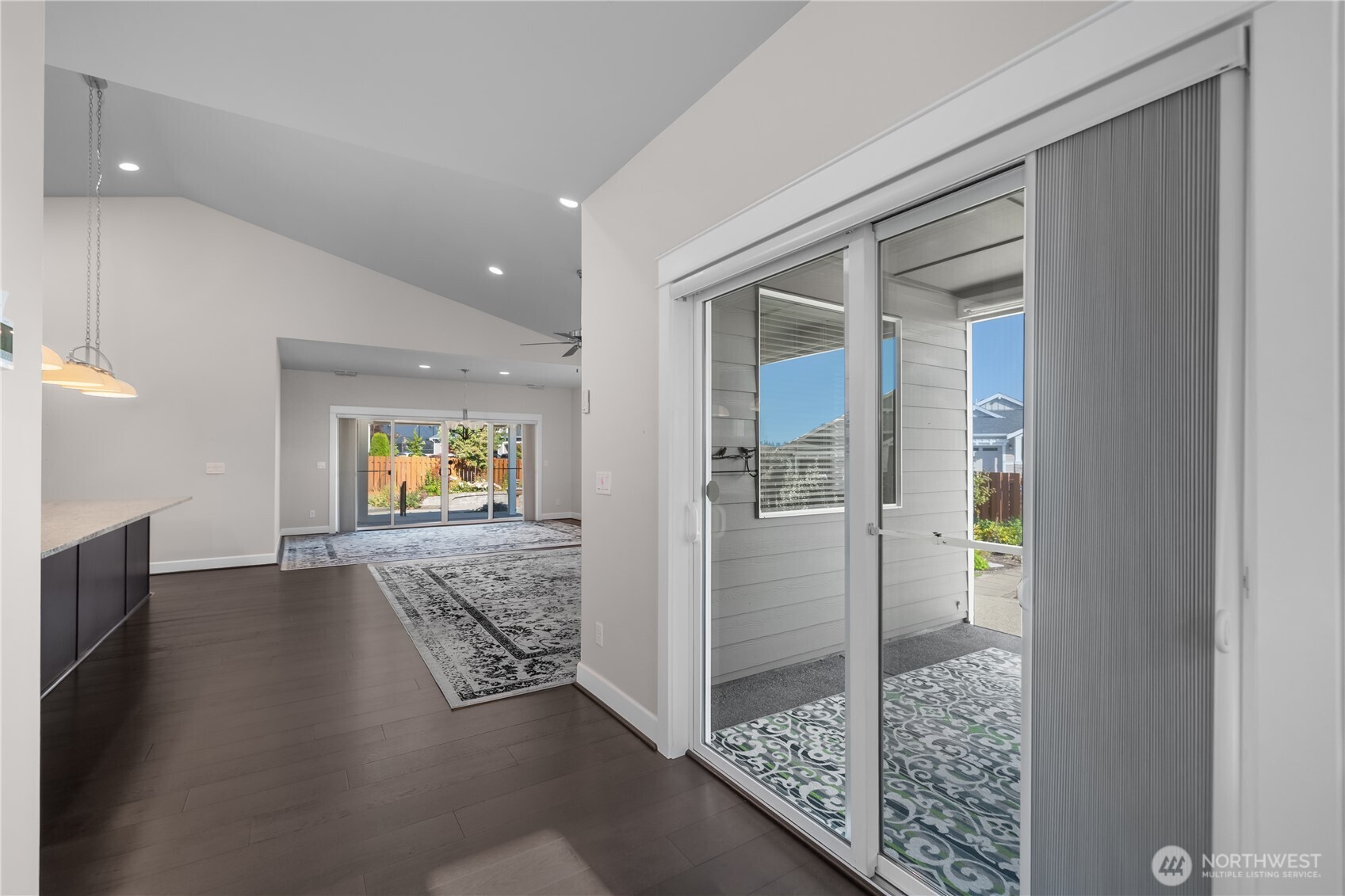 property viewer photo 30