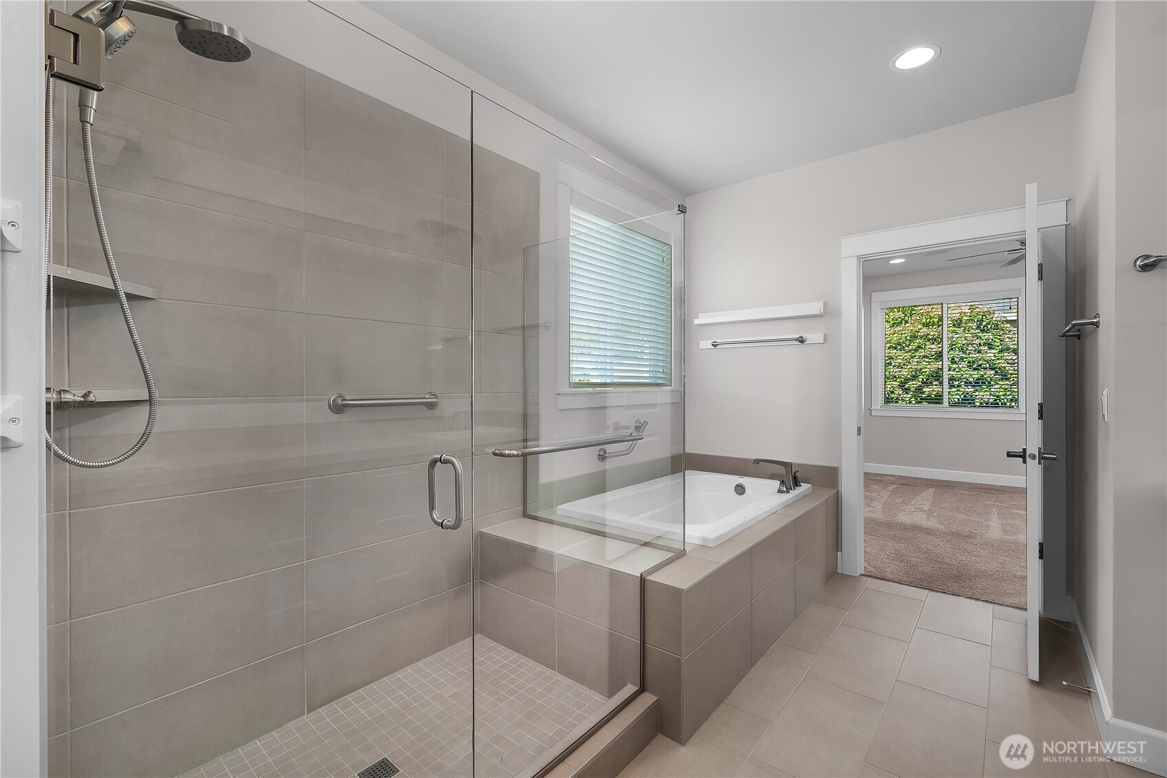 property viewer photo 33