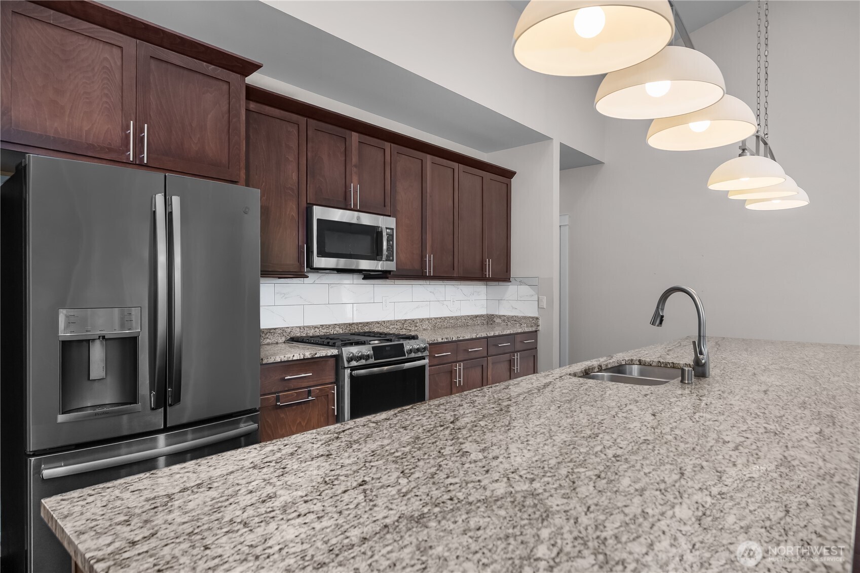 property viewer photo 35