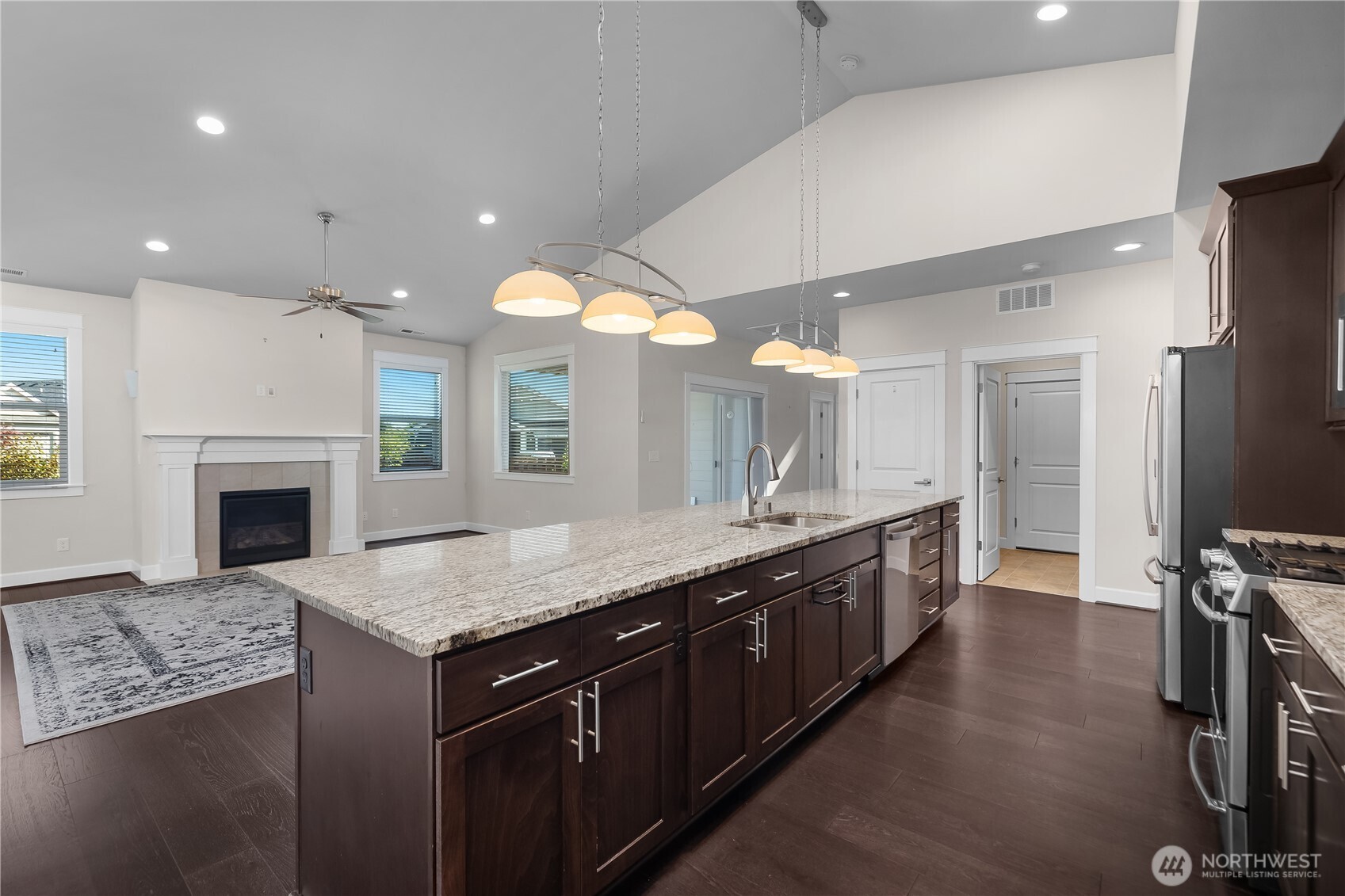 property viewer photo 36