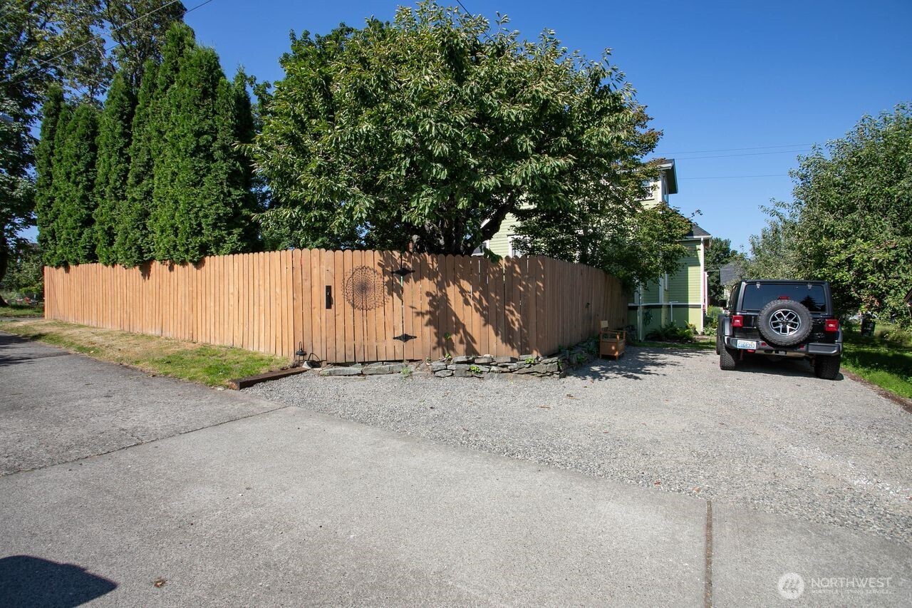 property viewer photo 16