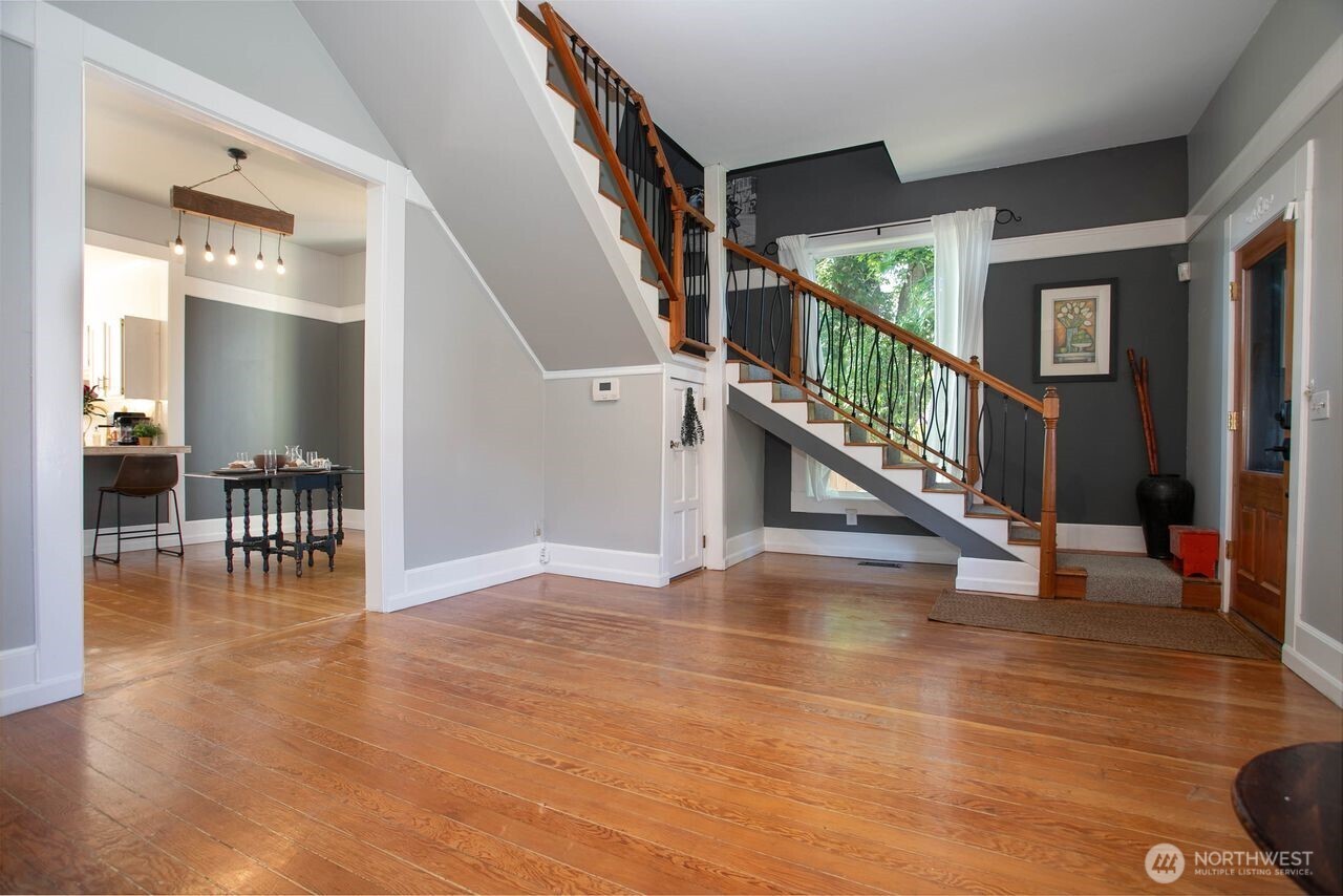 property viewer photo 2