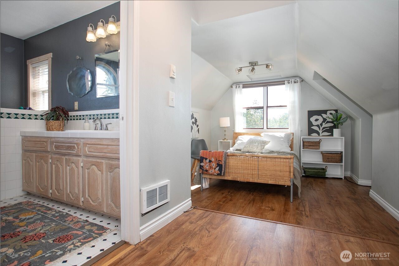 property viewer photo 6