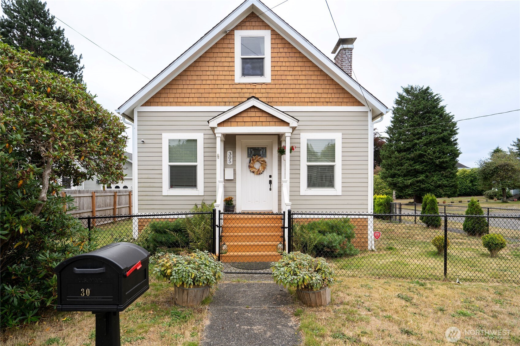 main property photo 0