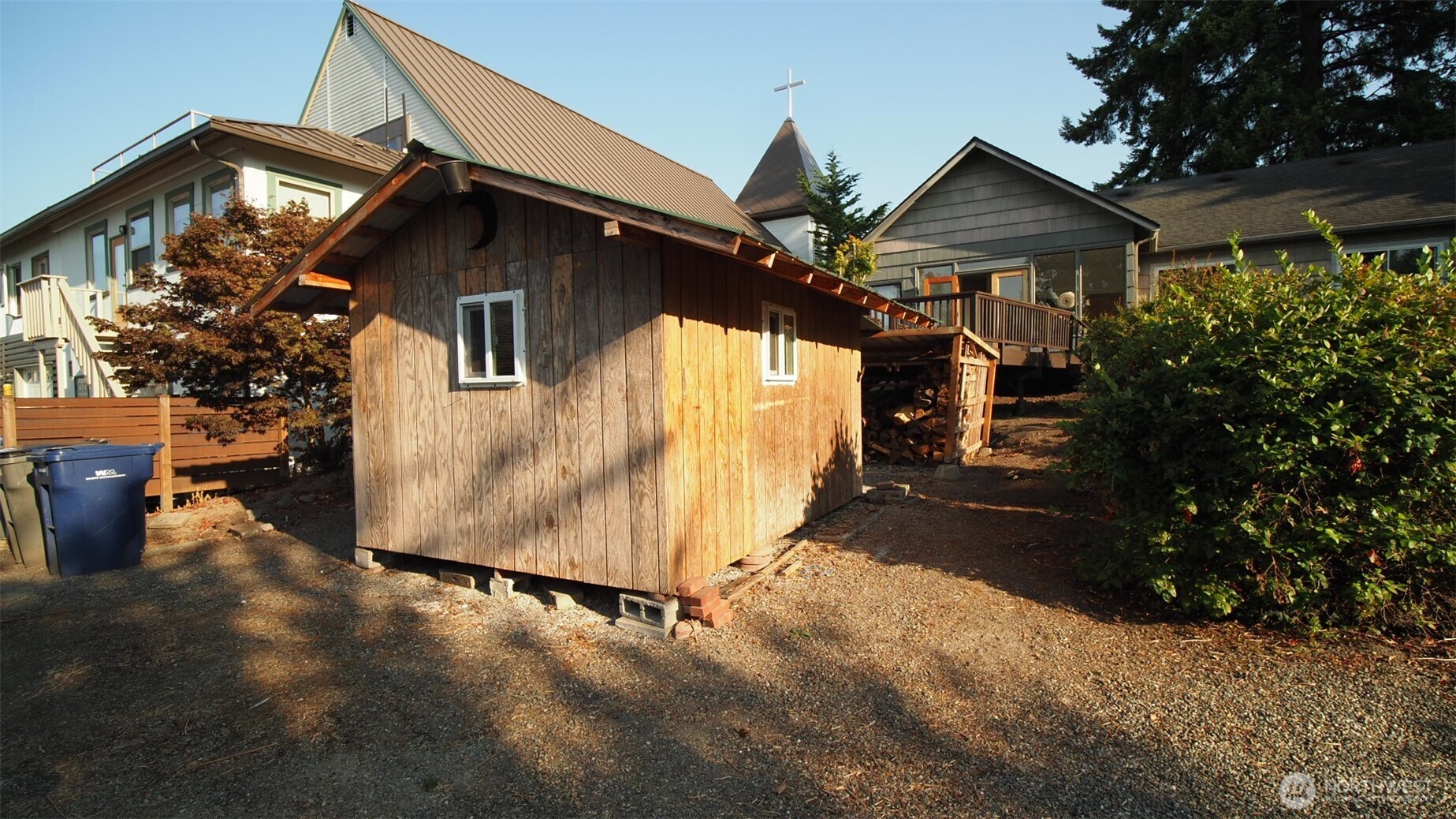 main property photo 18