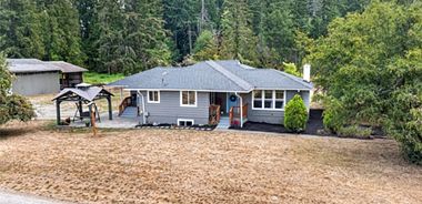 image of property with 4 Bed | 2 Bath | 2,816 Sqft