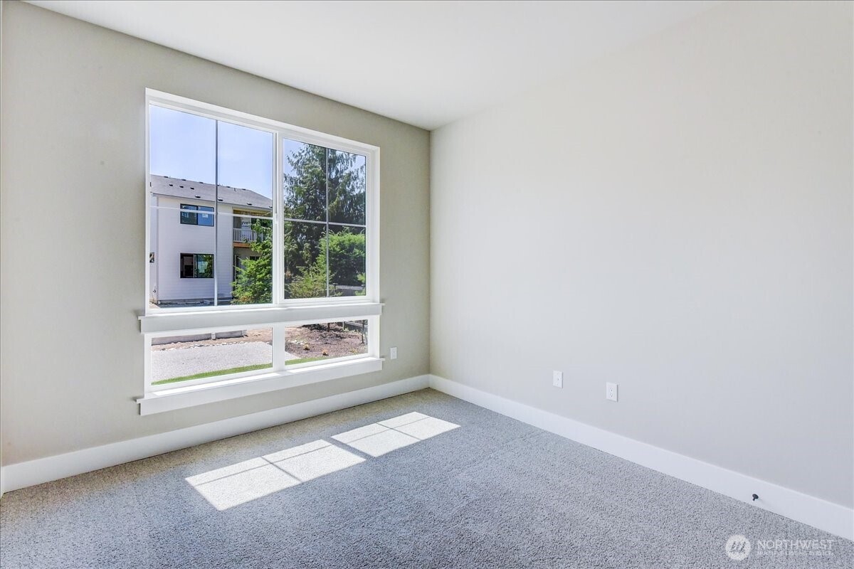 property viewer photo 15