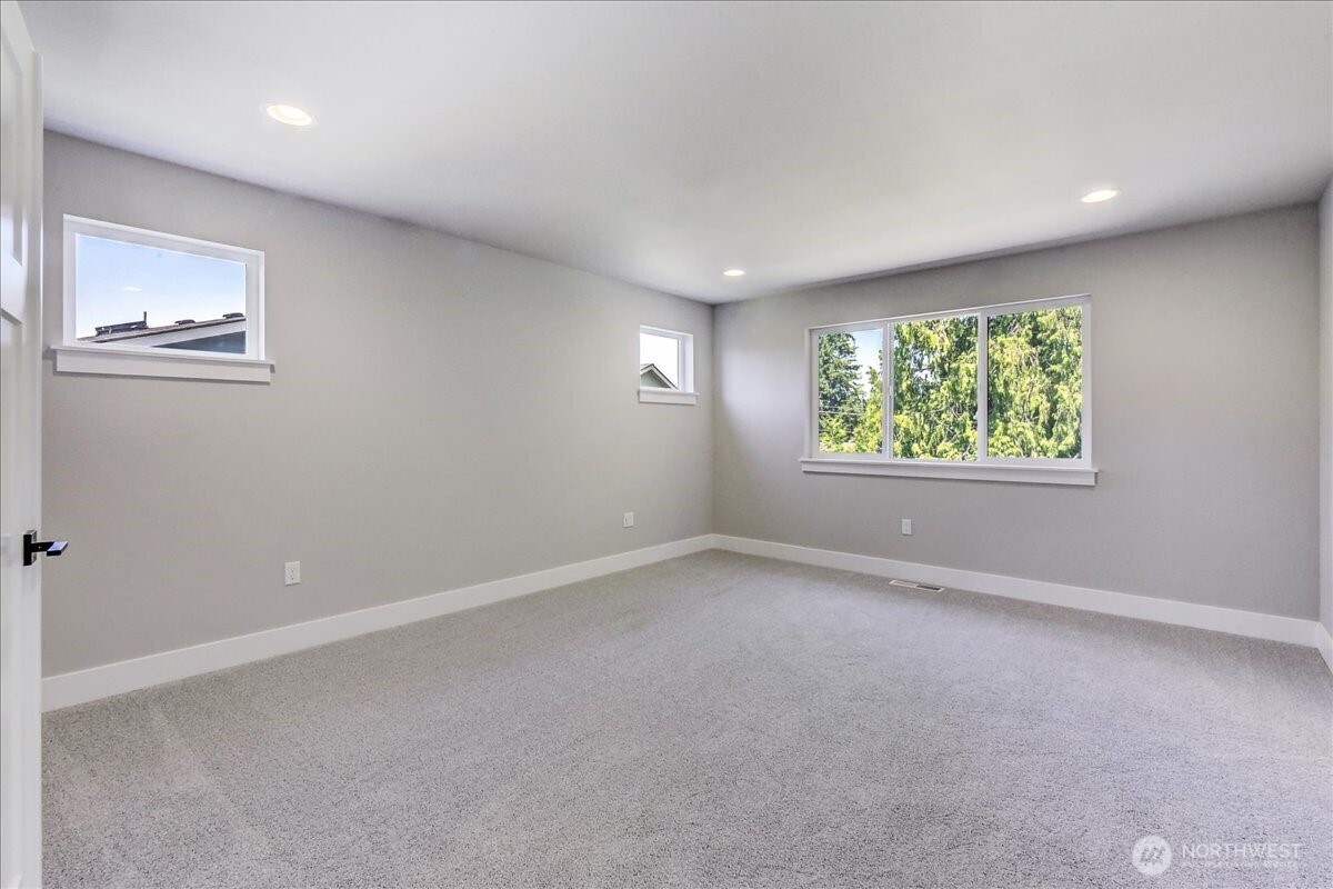 property viewer photo 18