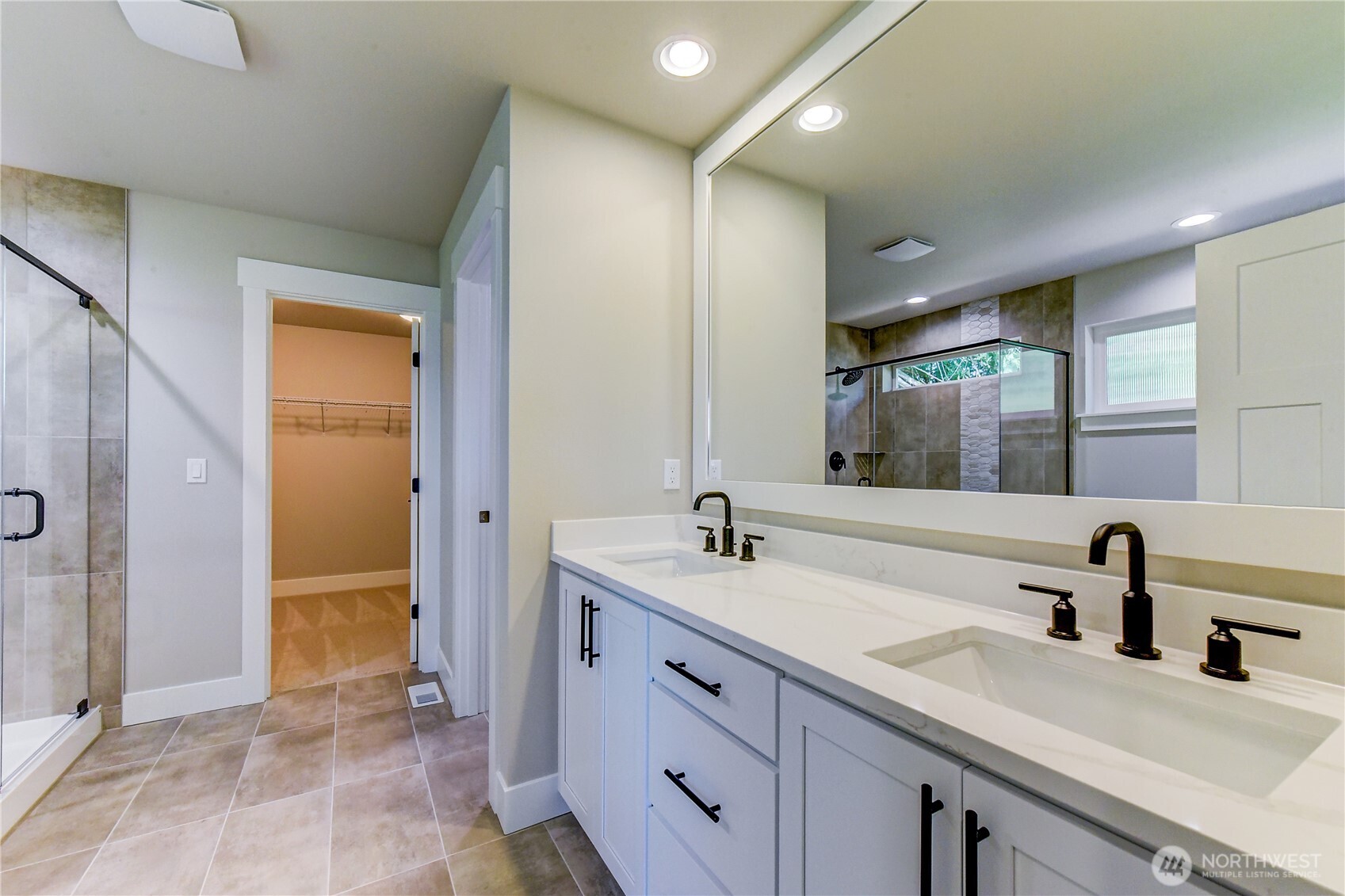 property viewer photo 20