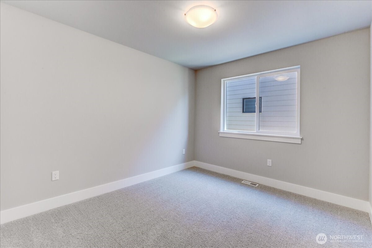property viewer photo 23