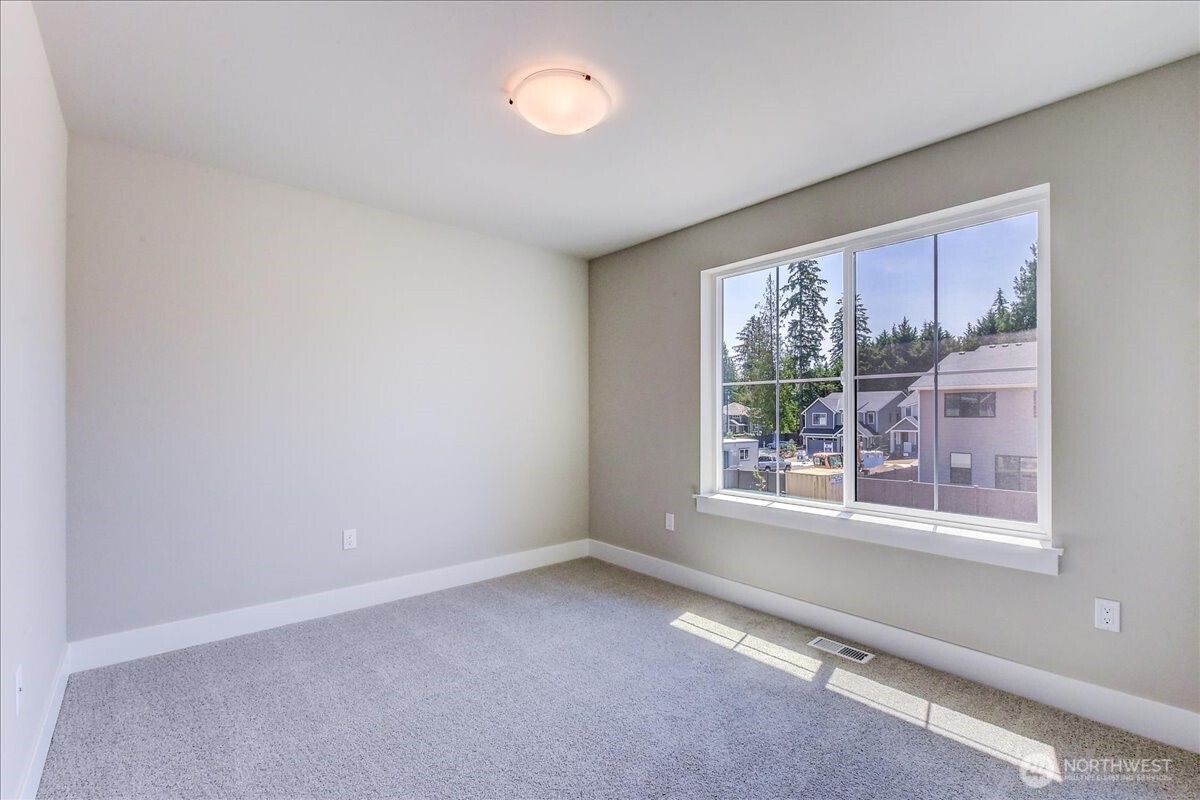 property viewer photo 26