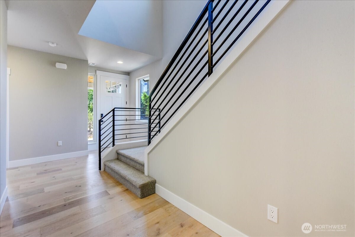 property viewer photo 4