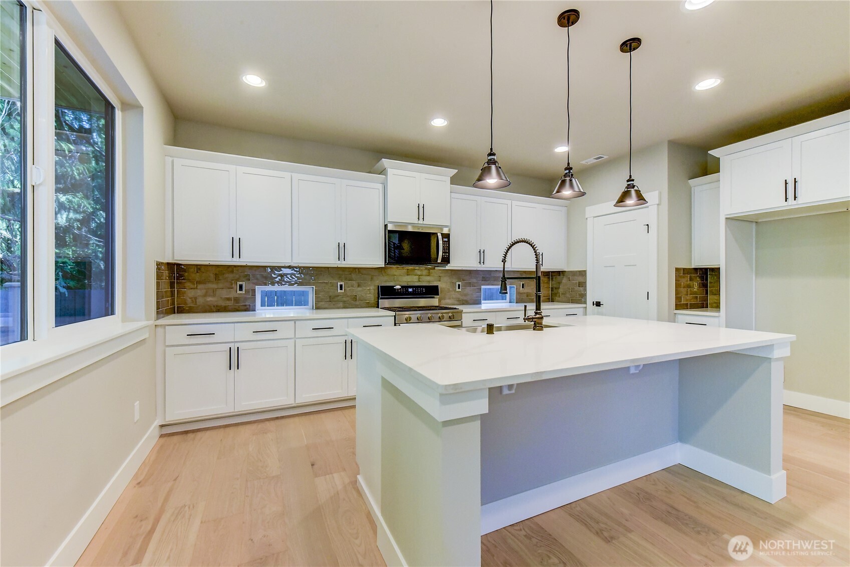 property viewer photo 7