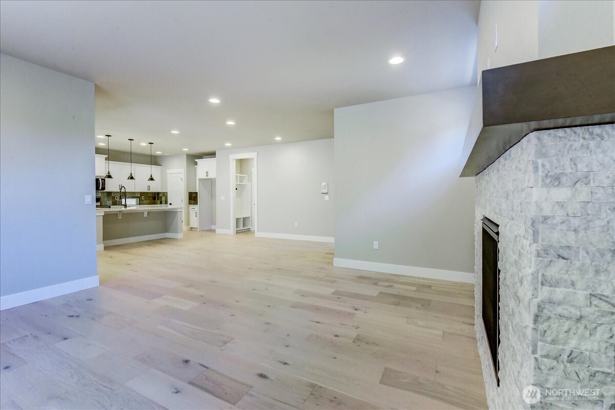 property viewer photo 8