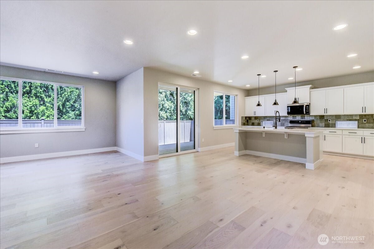 property viewer photo 9
