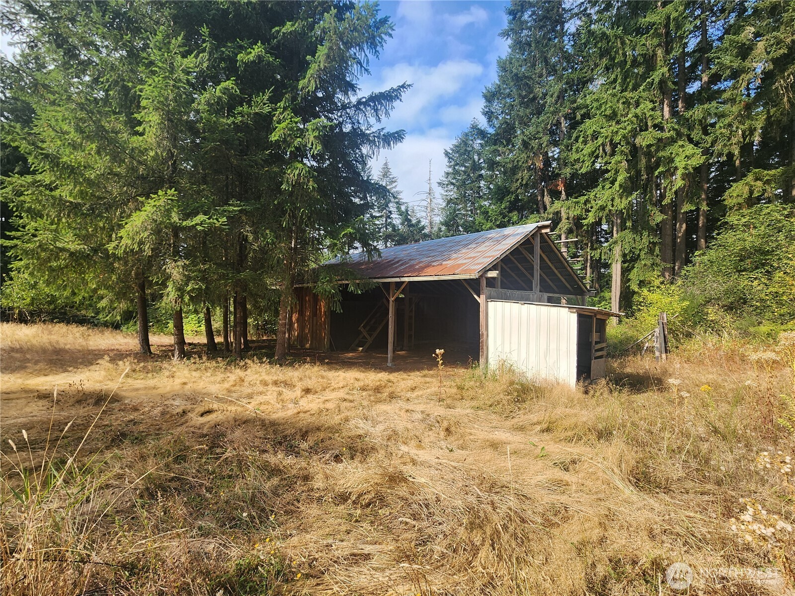 main property photo 8