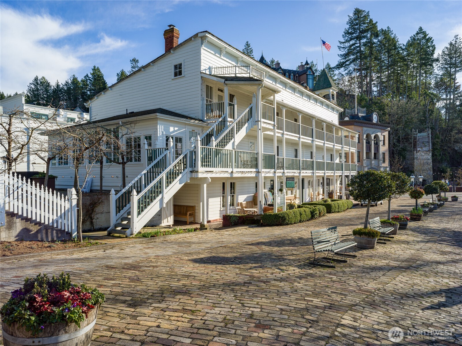 main property photo 32