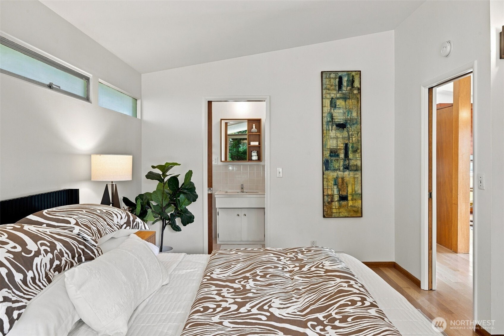 property viewer photo 12