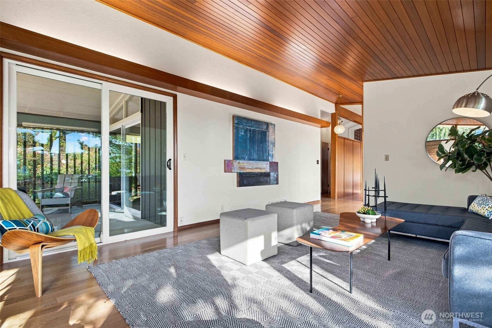 property viewer photo 3