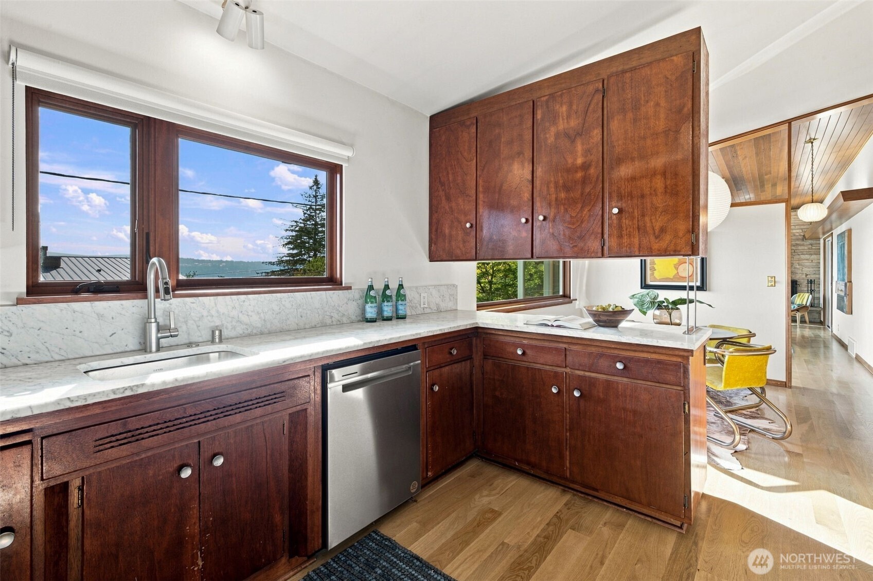property viewer photo 6
