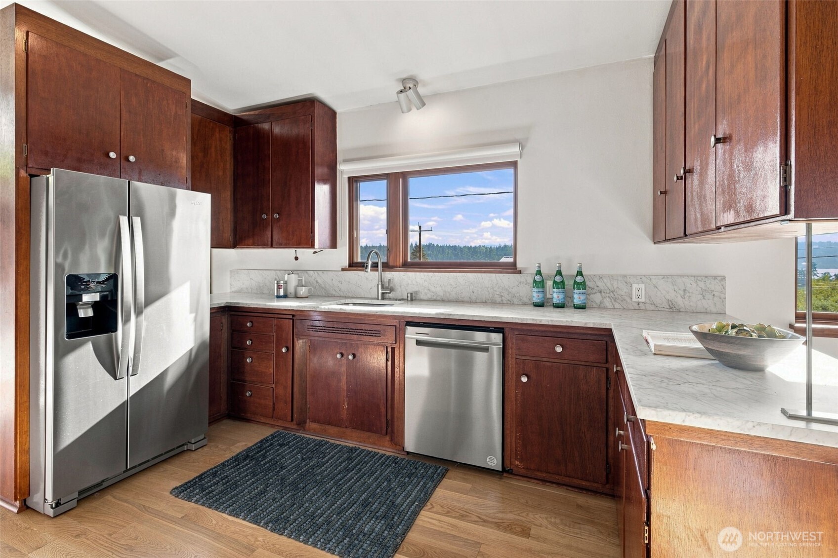 property viewer photo 7