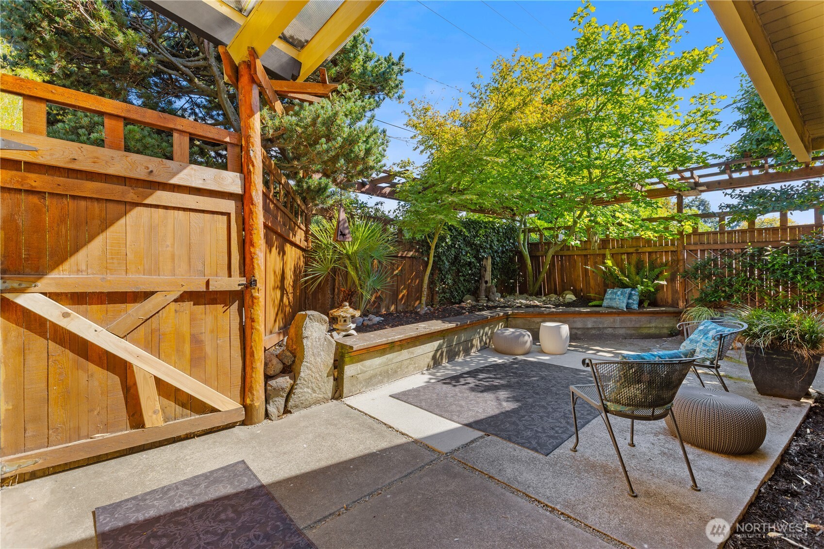 property viewer photo 1