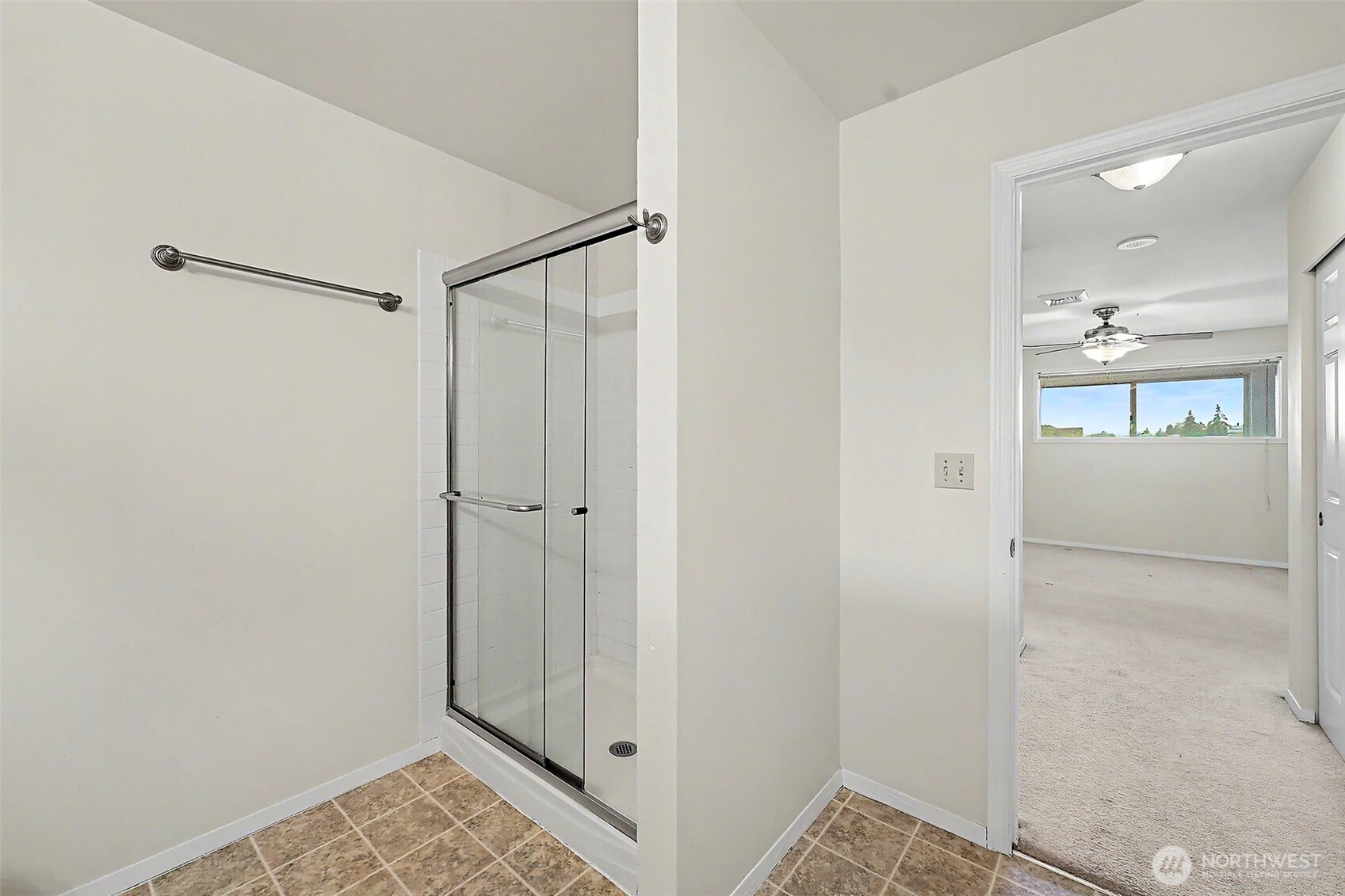 property viewer photo 19