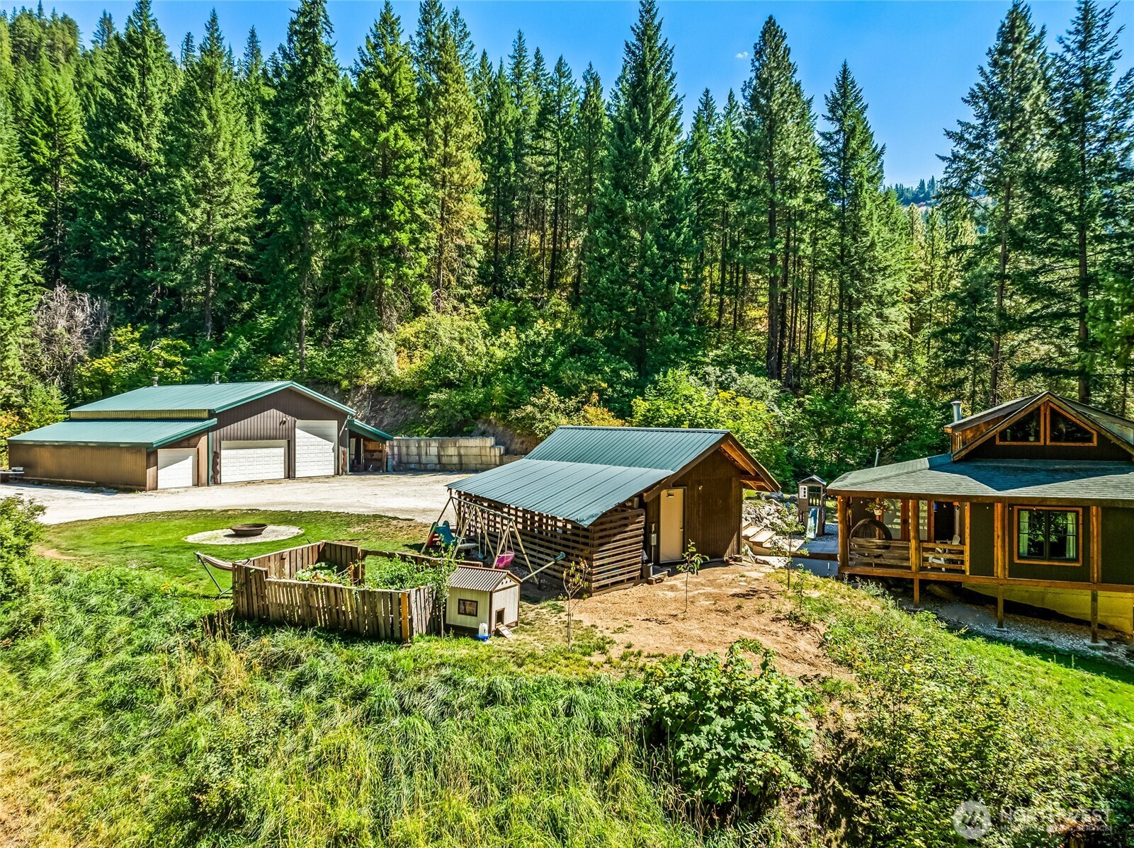 main property photo 8
