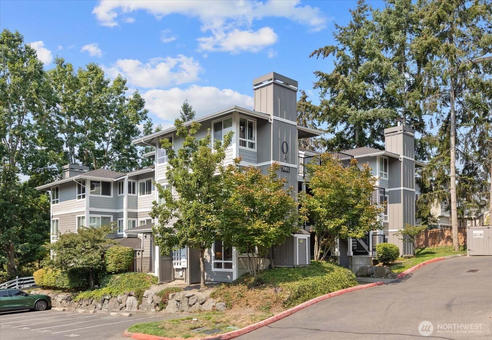 main property photo 0