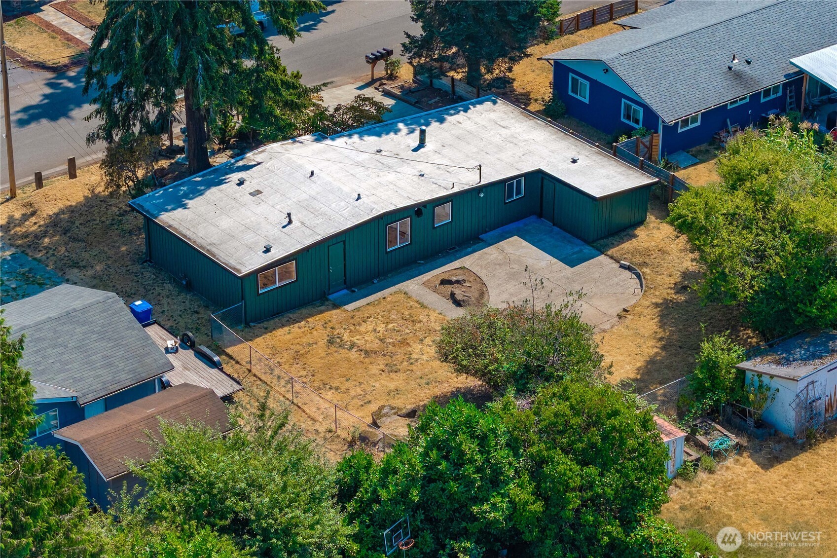 main property photo 36