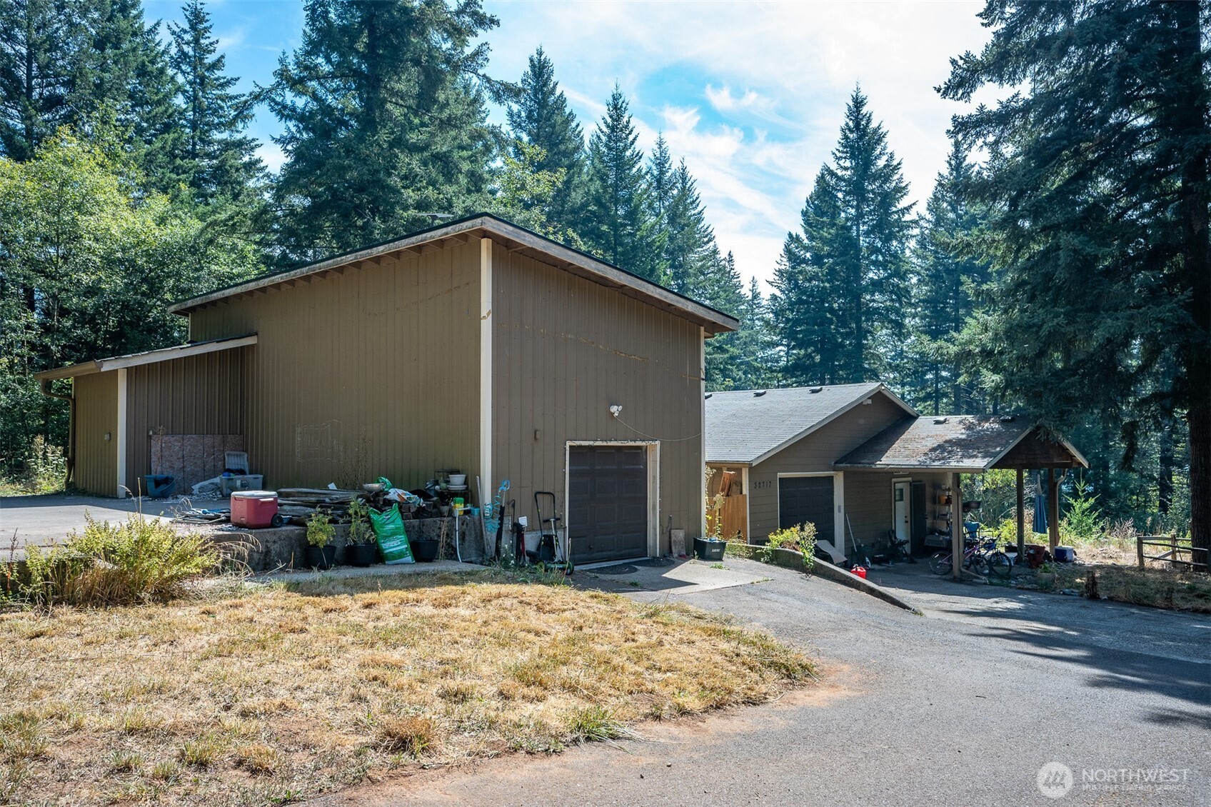 main property photo 0