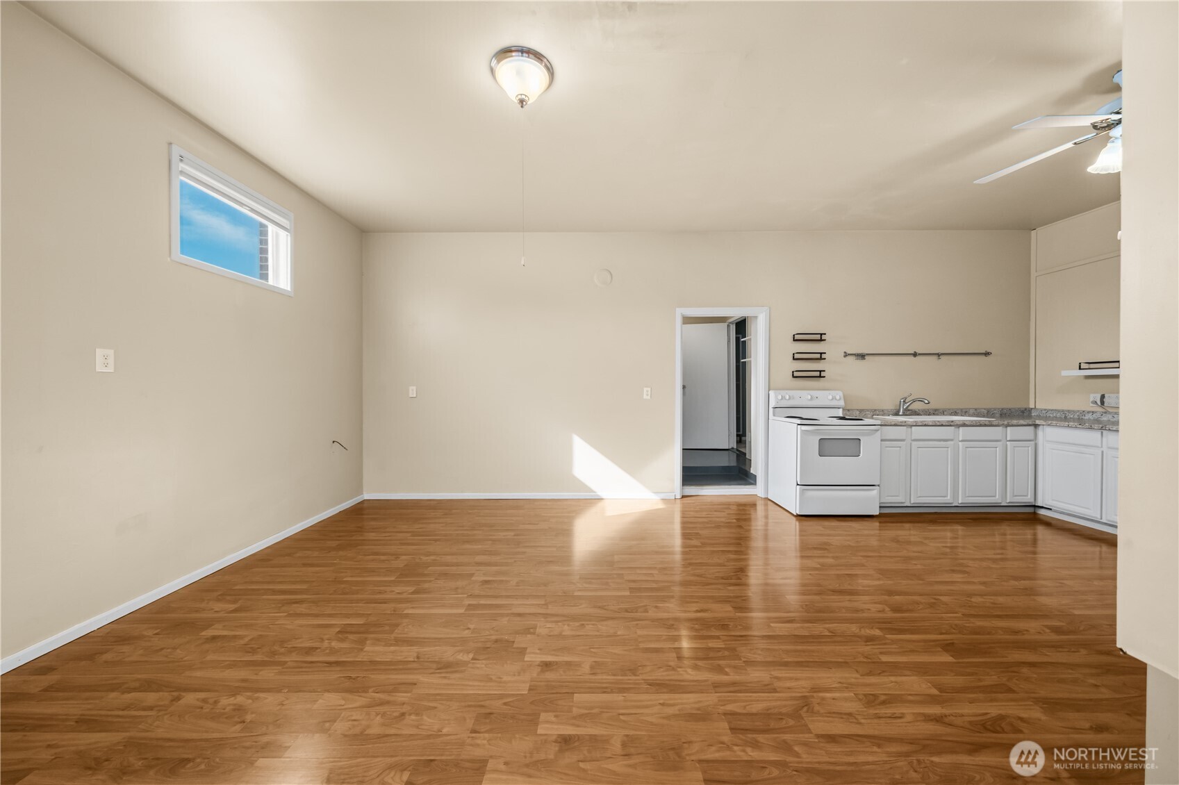 property viewer photo 15