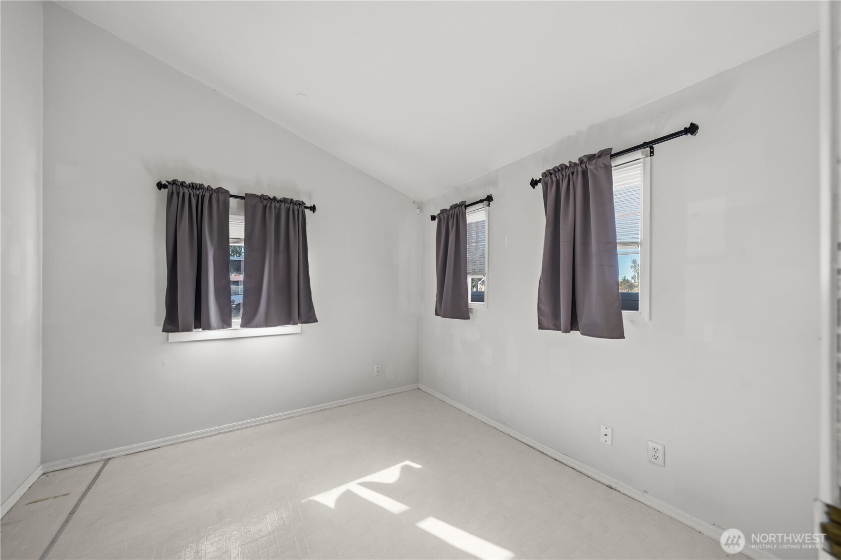 property viewer photo 17