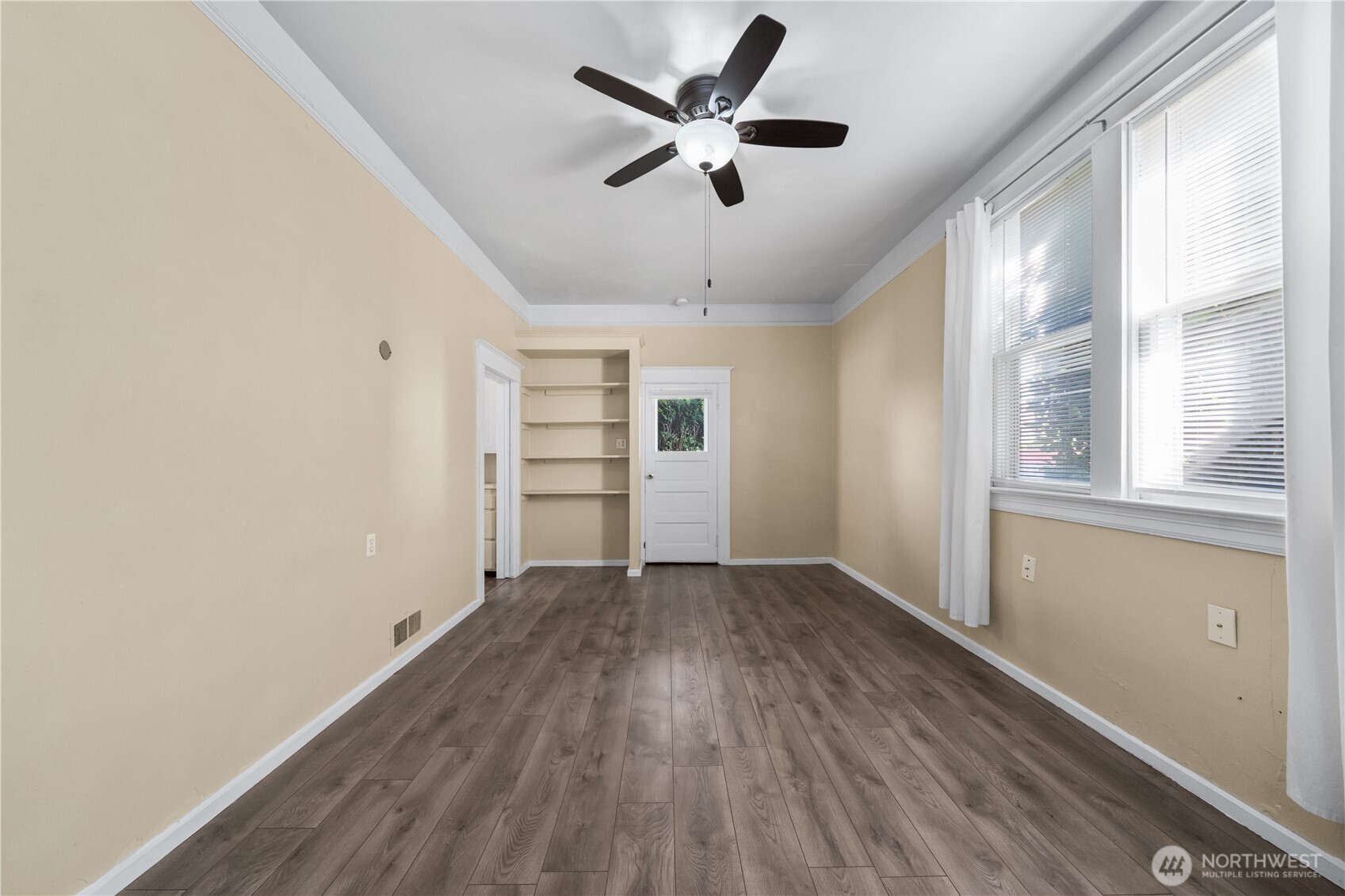 property viewer photo 2