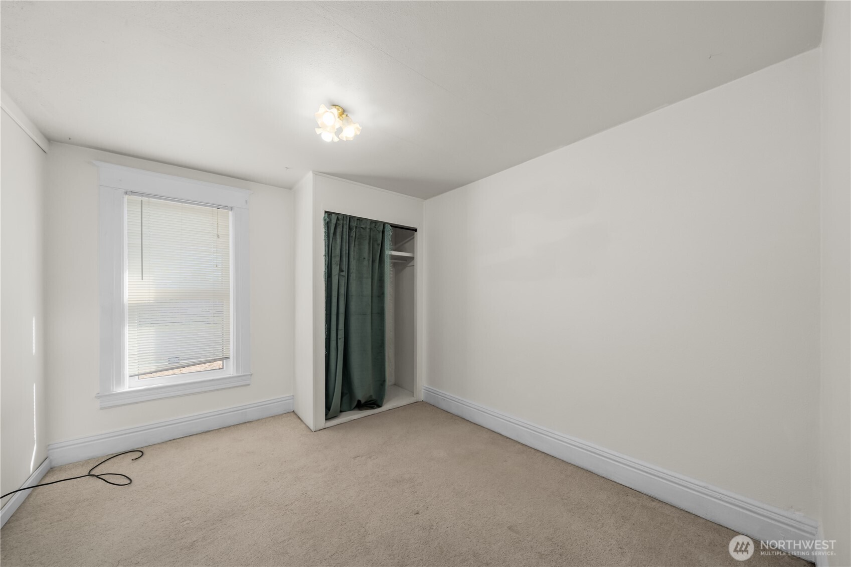 property viewer photo 26