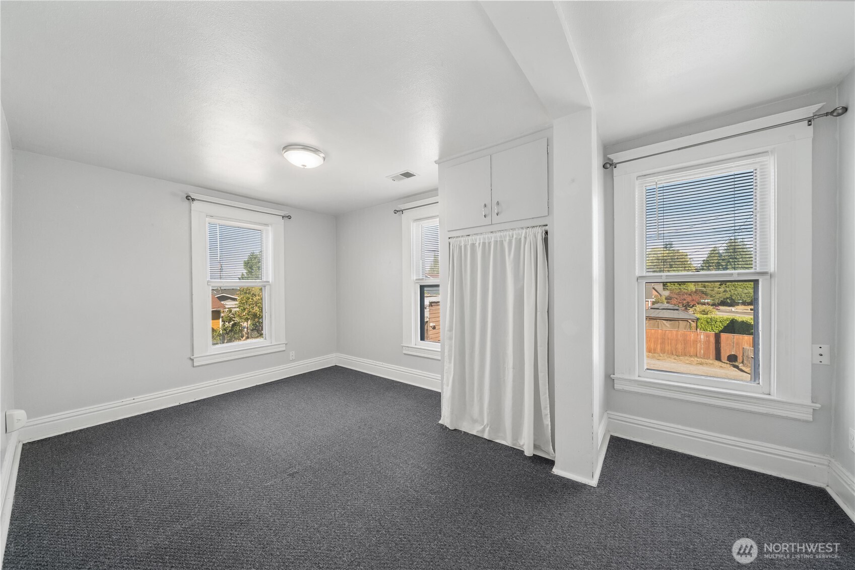property viewer photo 7