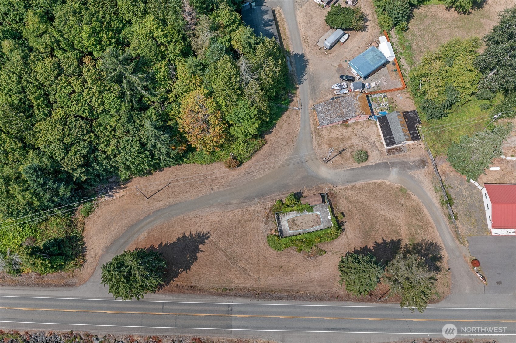 main property photo 7