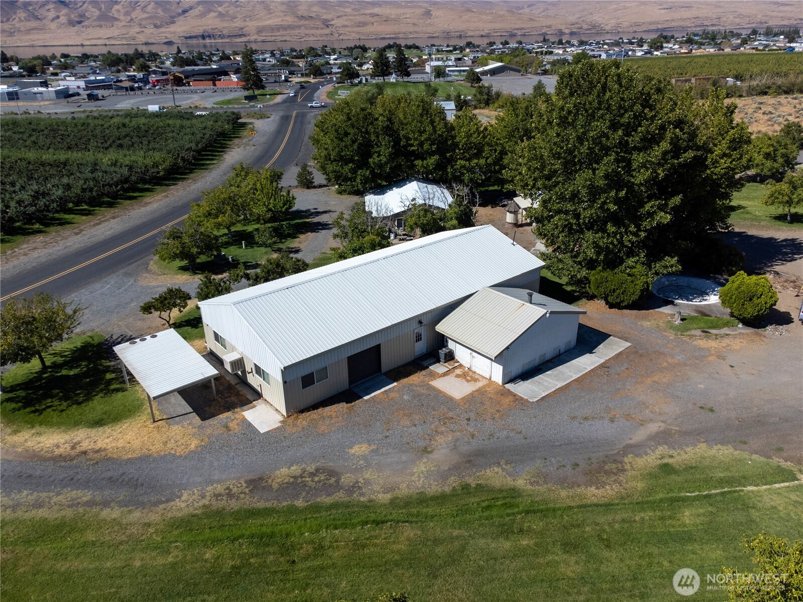 main property photo 19