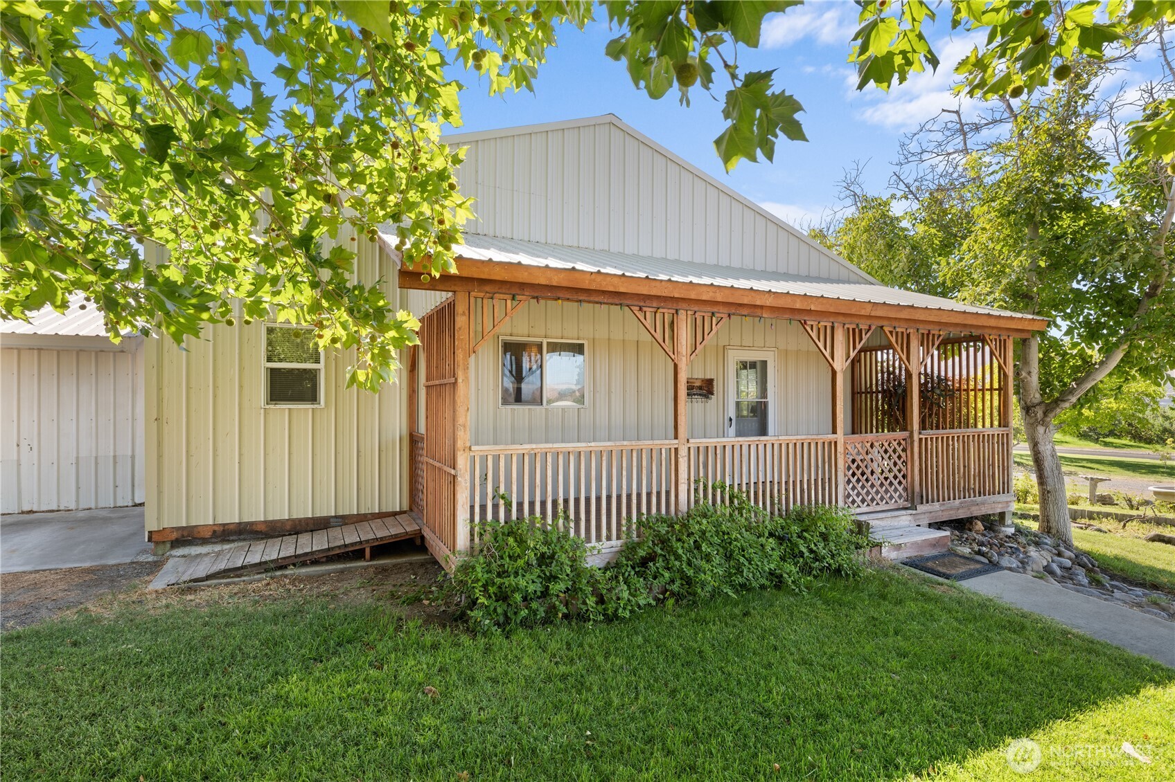 main property photo 22