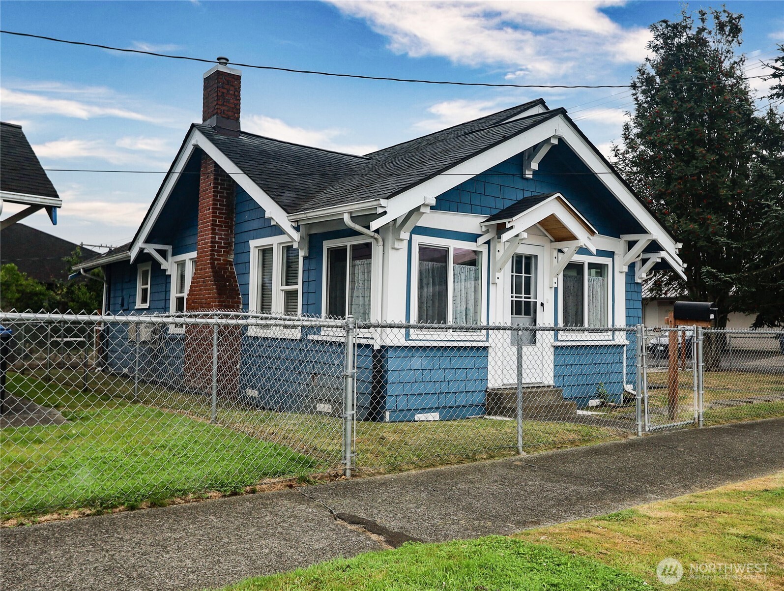 main property photo 14